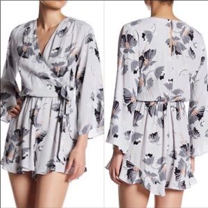 NEW ASTR Floral Long Sleeve Romper